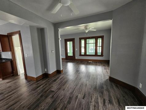 215 S Louisiana Mason City IA 50401