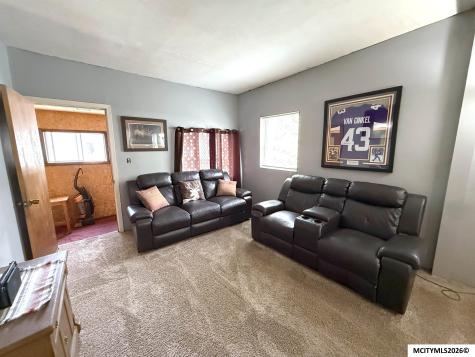 231 25th SW Mason City IA 50401