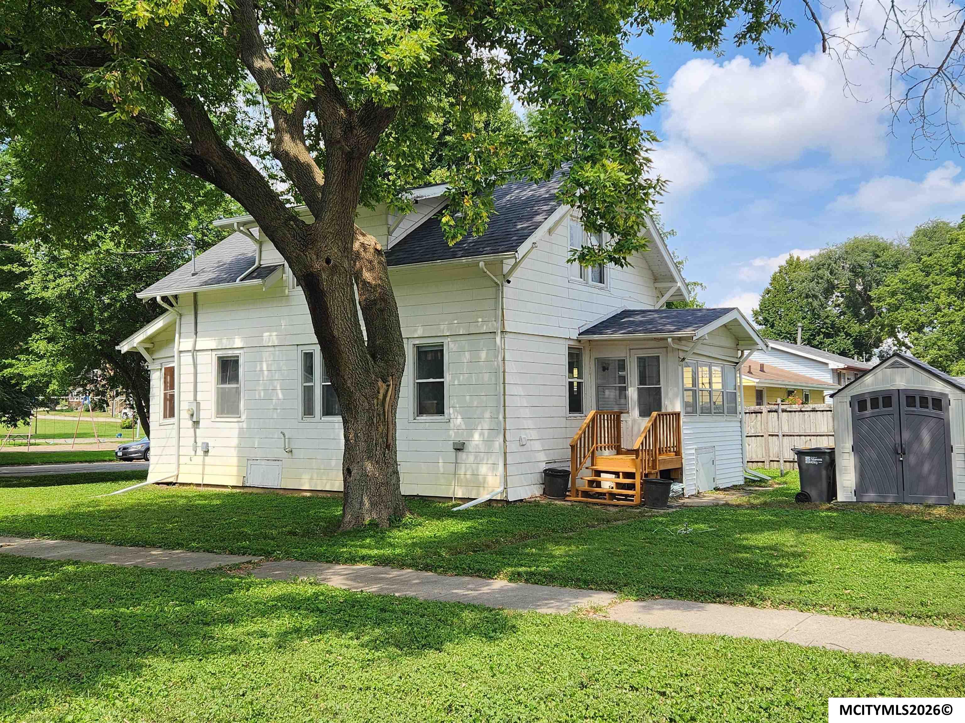 1113 S Washington Mason City IA 50401