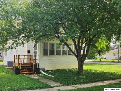 1113 S Washington Mason City IA 50401