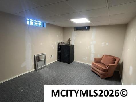 502 2nd Avenue NE Clarion IA 50525