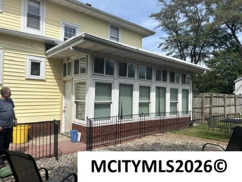 502 2nd Avenue NE Clarion IA 50525