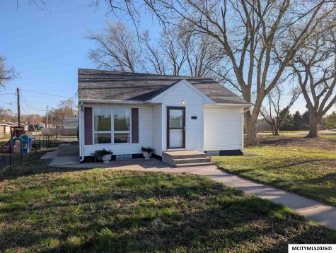 1219 12th NW Mason City IA 50401