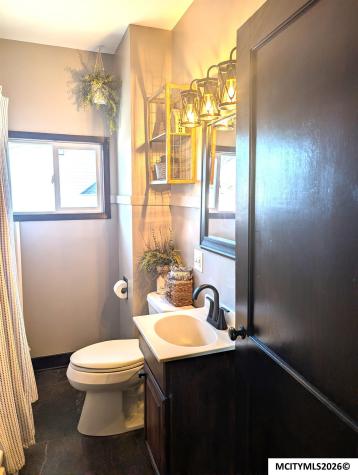 1219 12th NW Mason City IA 50401