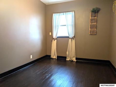 1219 12th NW Mason City IA 50401