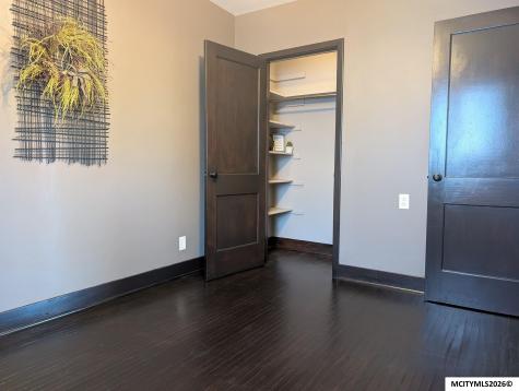 1219 12th NW Mason City IA 50401