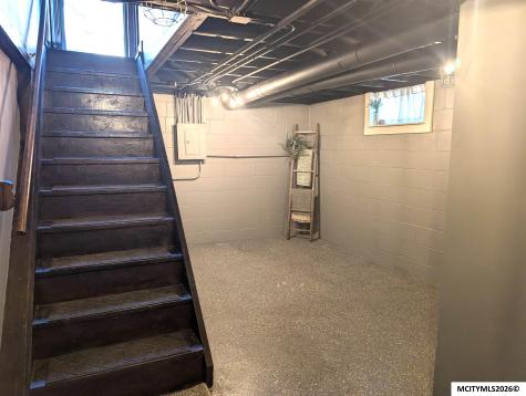 1219 12th NW Mason City IA 50401