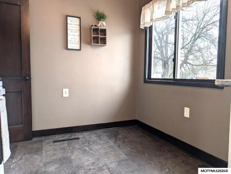 1219 12th NW Mason City IA 50401