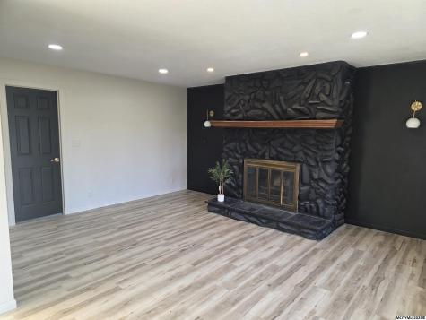 3 3rd Street Ventura IA 50428