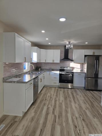 3 3rd Street Ventura IA 50428