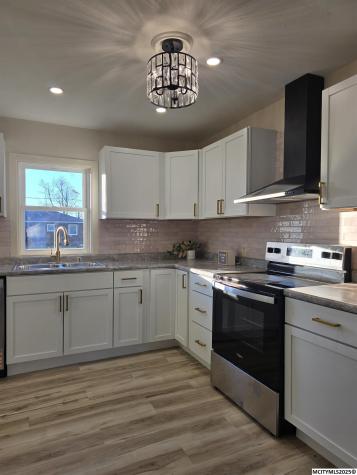 3 3rd Street Ventura IA 50428