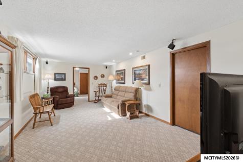 20 Charlestown Square Mason City IA 50401