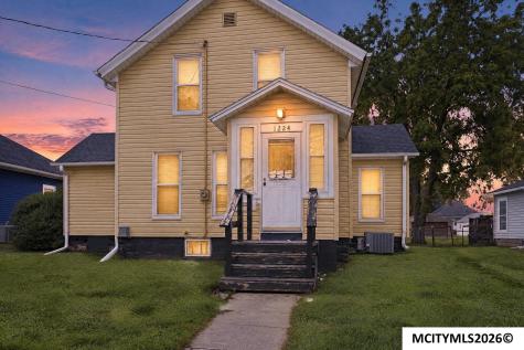 1224 N Madison Avenue Mason City IA 50401