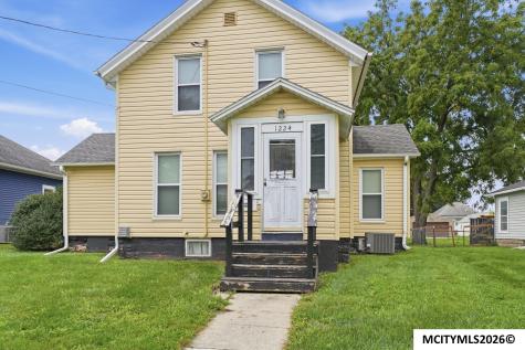 1224 N Madison Avenue Mason City IA 50401