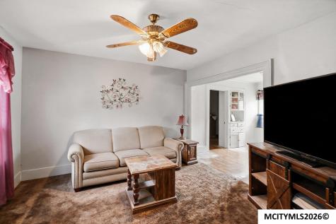 1224 N Madison Avenue Mason City IA 50401