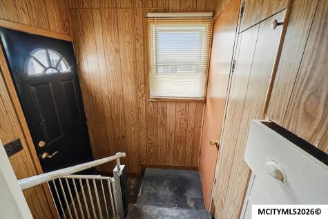 1224 N Madison Avenue Mason City IA 50401