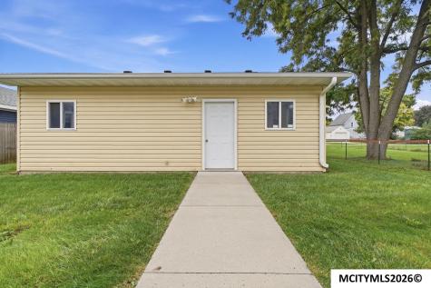 1224 N Madison Avenue Mason City IA 50401