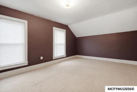 1224 N Madison Avenue Mason City IA 50401