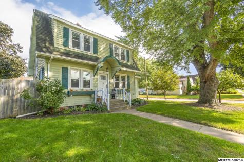 29 S Vermont Mason City IA 50401