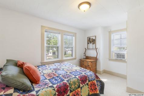 29 S Vermont Mason City IA 50401