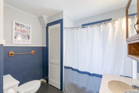 29 S Vermont Mason City IA 50401