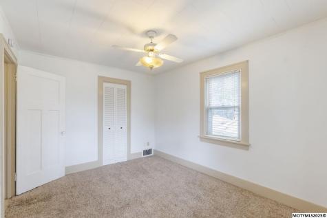 29 S Vermont Mason City IA 50401