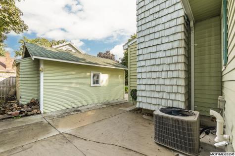 29 S Vermont Mason City IA 50401