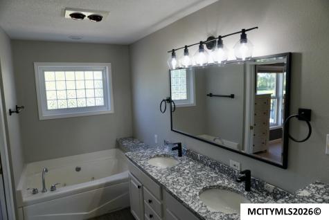 1611 Willow Place Clear Lake IA 50428