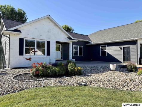 1611 Willow Place Clear Lake IA 50428