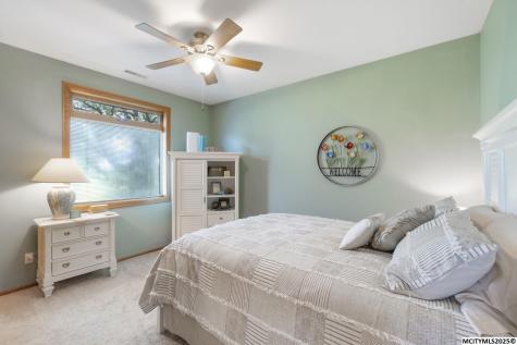 206 Brickyard Court Sheffield IA 50475