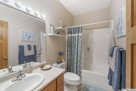 206 Brickyard Court Sheffield IA 50475