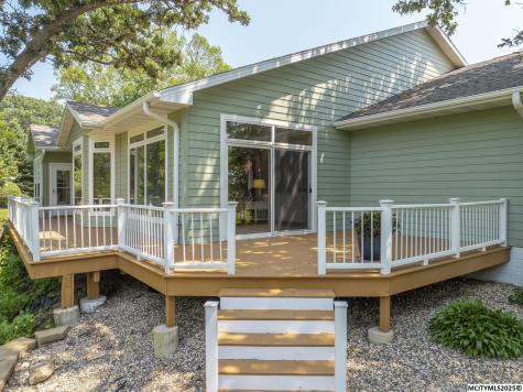 206 Brickyard Court Sheffield IA 50475