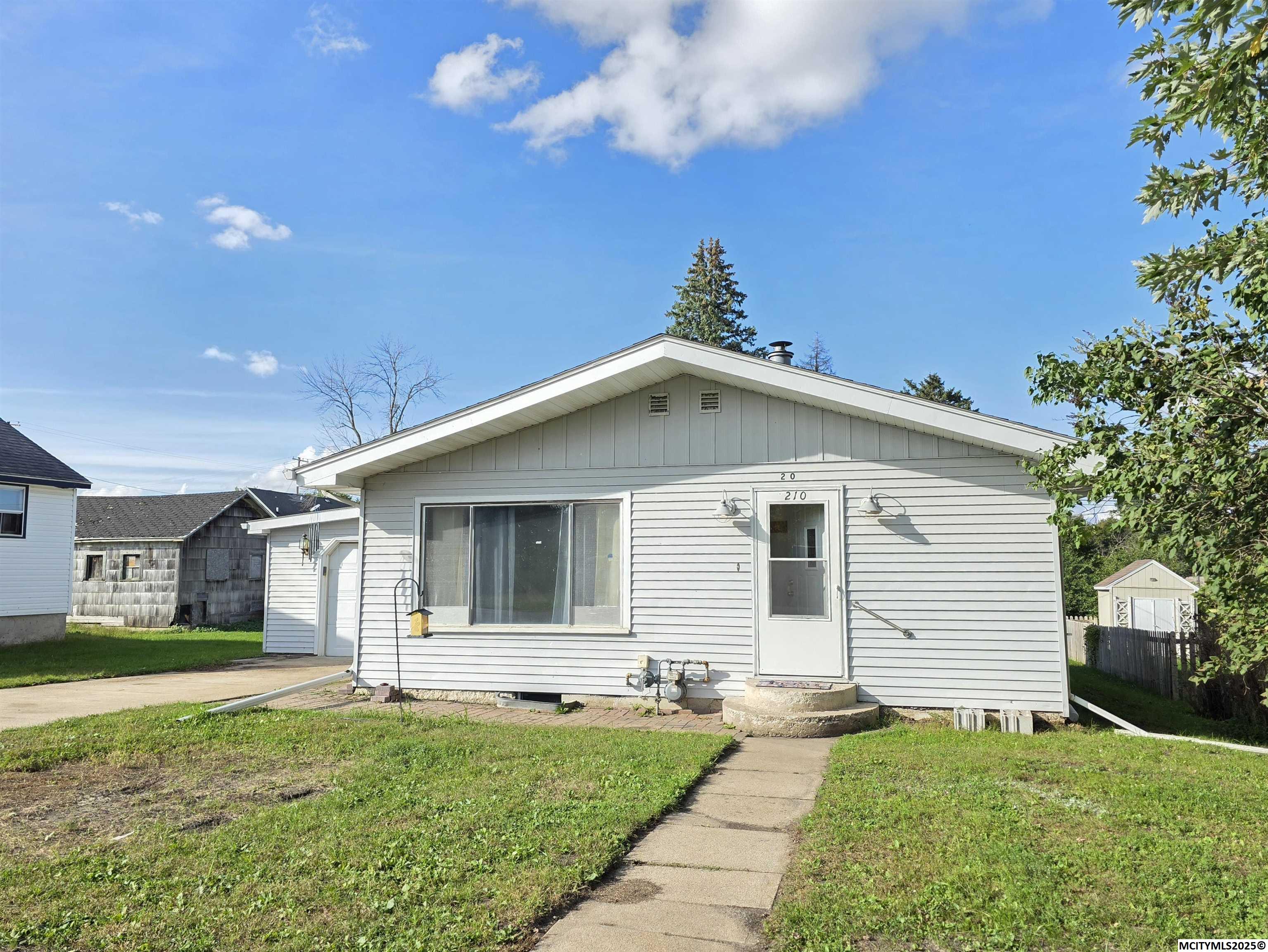 210 E Taft Street Manly IA 50456