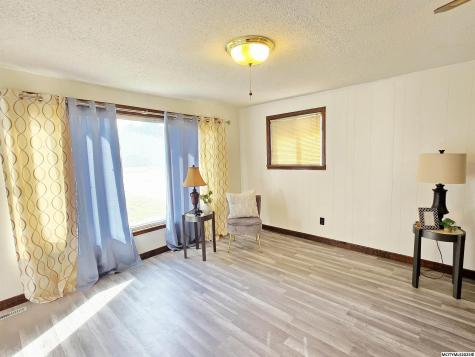 210 E Taft Street Manly IA 50456