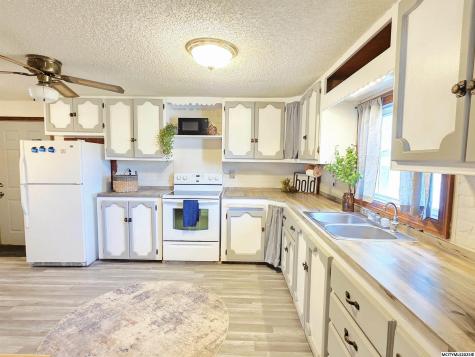 210 E Taft Street Manly IA 50456