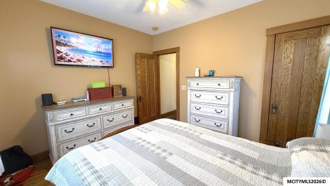 125 4th NW Mason City IA 50401