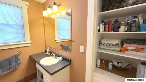 125 4th NW Mason City IA 50401