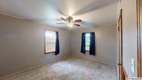 223 N 1st Greene IA 50636