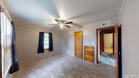 223 N 1st Greene IA 50636