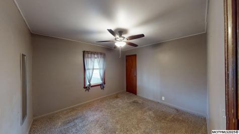 223 N 1st Greene IA 50636