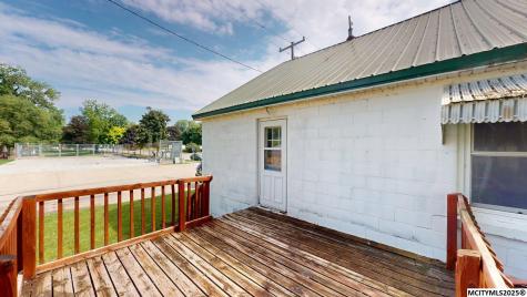 223 N 1st Greene IA 50636