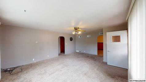 223 N 1st Greene IA 50636