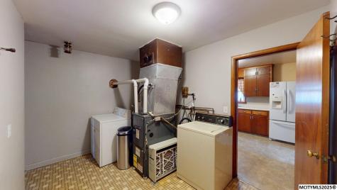 223 N 1st Greene IA 50636