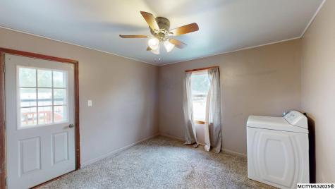 223 N 1st Greene IA 50636