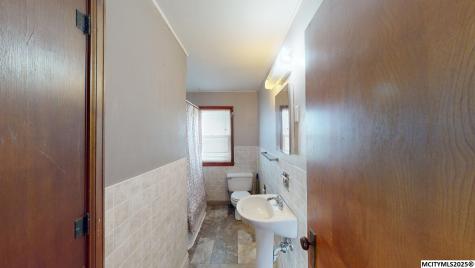 223 N 1st Greene IA 50636