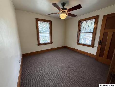 921 N Jackson Mason City IA 50401
