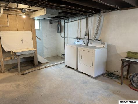 921 N Jackson Mason City IA 50401