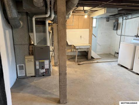 921 N Jackson Mason City IA 50401