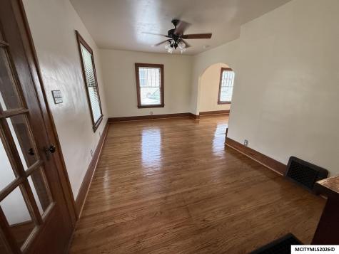 921 N Jackson Mason City IA 50401