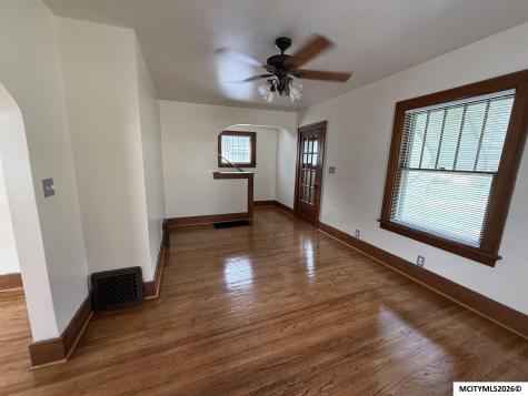 921 N Jackson Mason City IA 50401